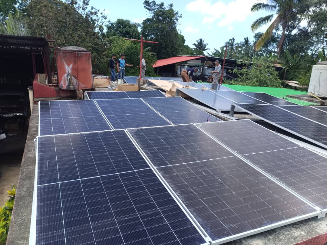 Additional rooftop installation view supplied by the customer.